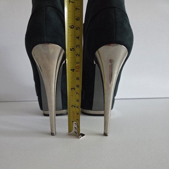 Luciano Carvari Elegant Dark Green Suede Peep-Toe Heels 5 in.sz.35 (5) - Picture 5 of 10